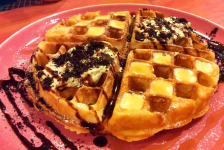 Bánh Waffle kem